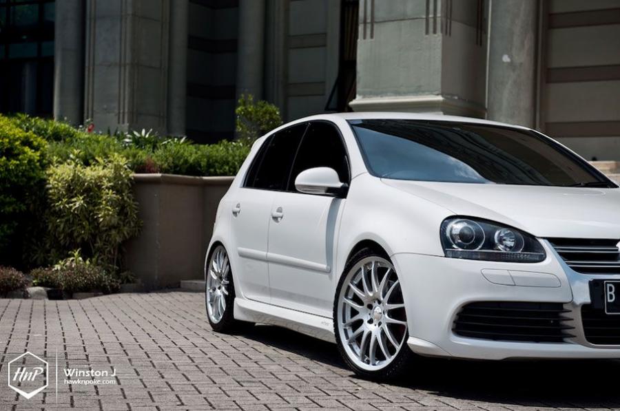  Volkswagen Golf GTi in Asian Tuning 2014 года  (фото 13 из 14)